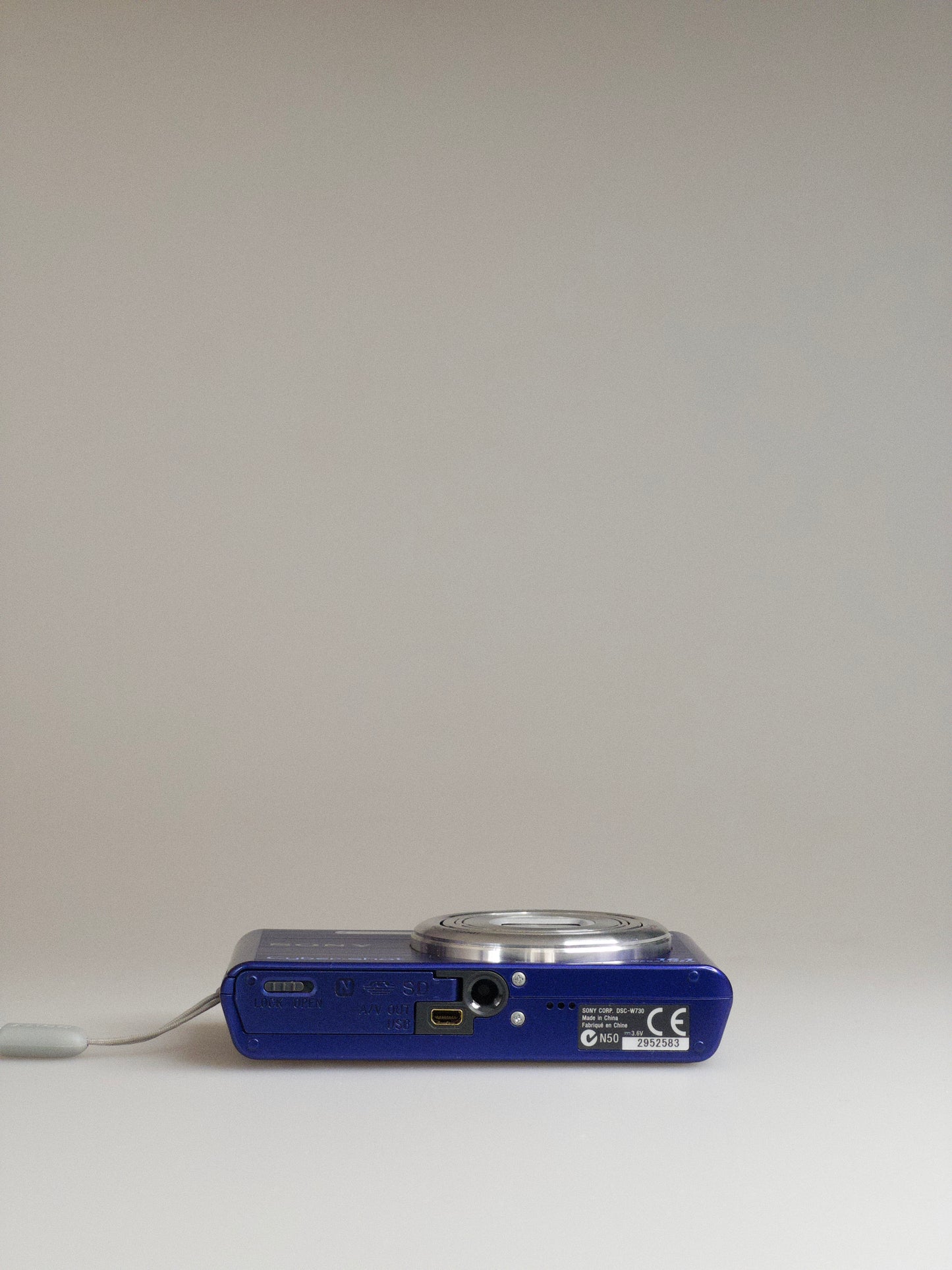 Sony Cyber-shot DSC-W730