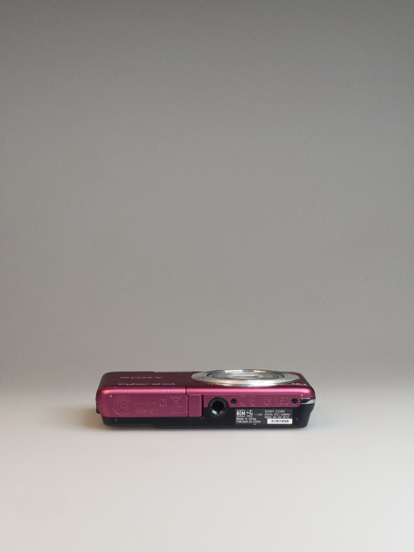 Sony Cyber-shot DSC-W710