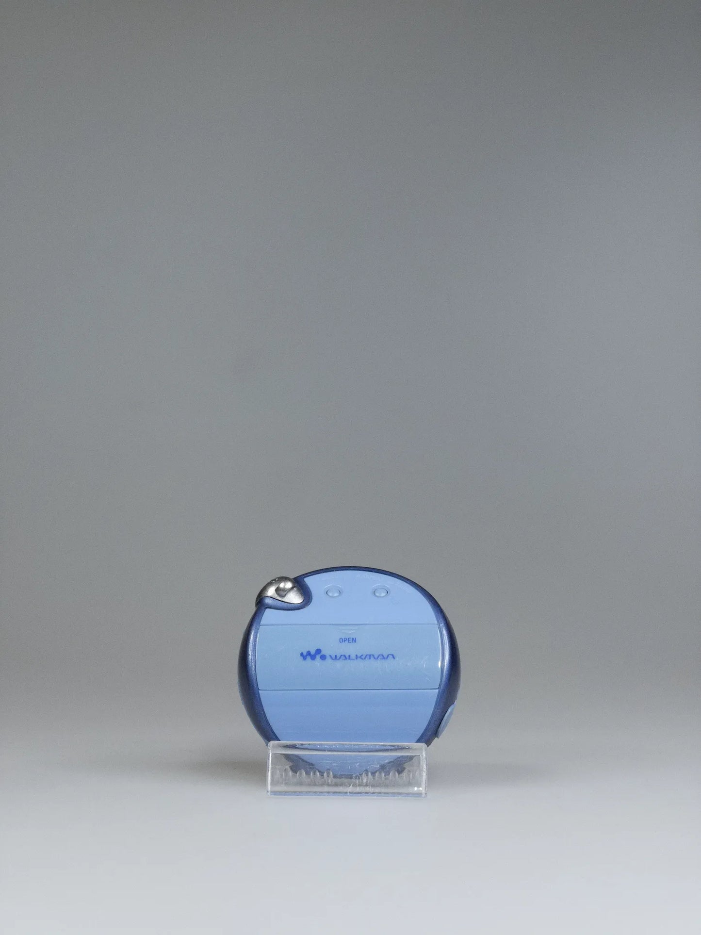 Sony Walkman NW-E105 blue Vintage music player MP3 retro 00s - Bling Inc.