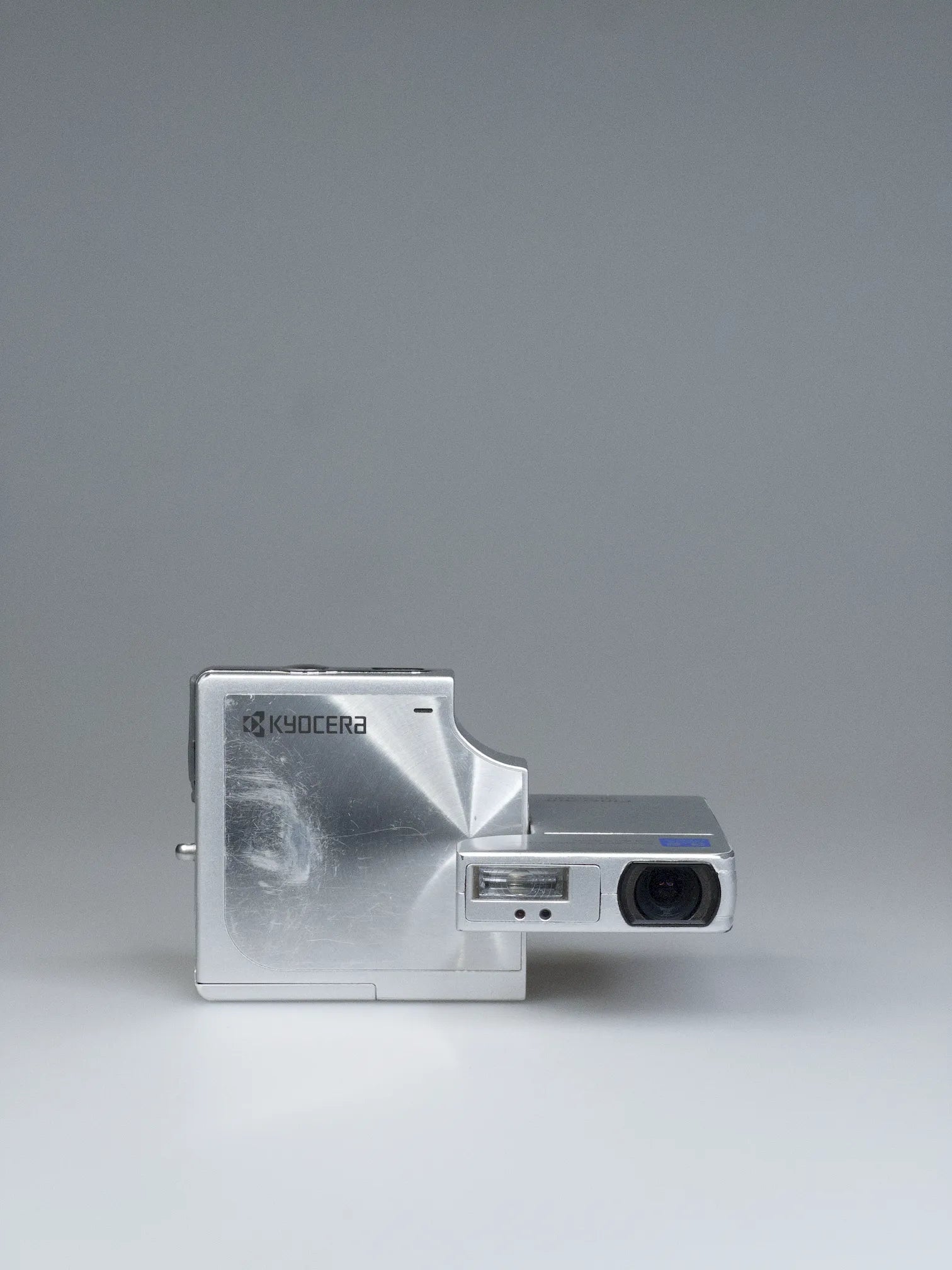 Kyocera Finecam SL300R Y2K Digicam | Swivel 3MP CCD 2003 Kyocera Finecam SL300R Y2K Digicam | Swivel 3MP CCD 2003