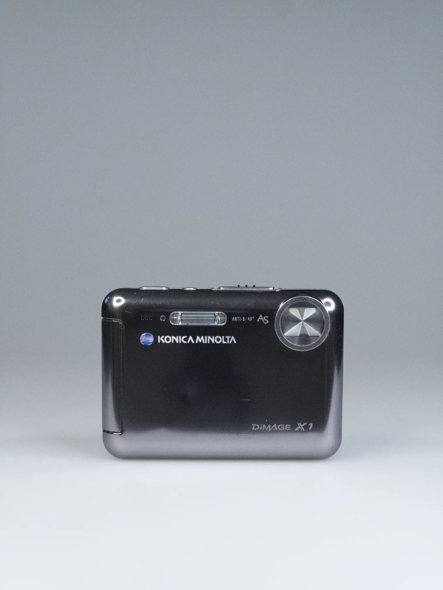 KONICA MINOLTA DiMAGE X1 コンパクトデジタルカメラ Konica Minolta Dimage X1 8.0 MP Digital Camera Silver Used From