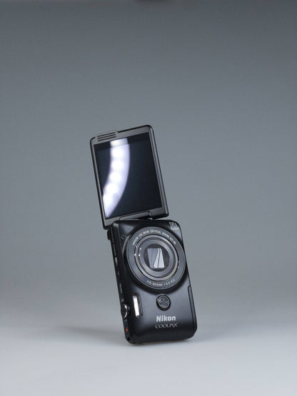 Nikon Coolpix S6900