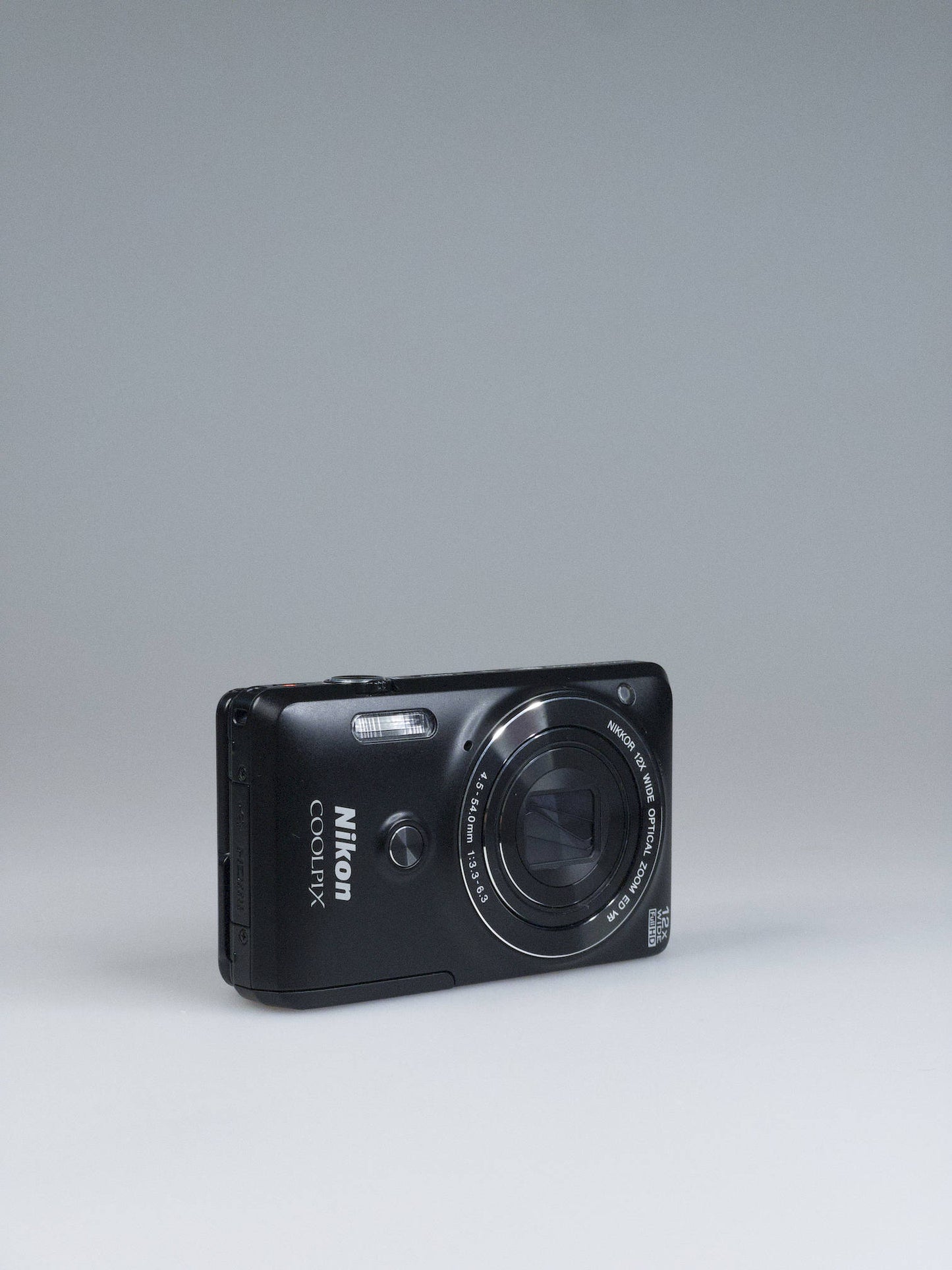 Nikon Coolpix S6900