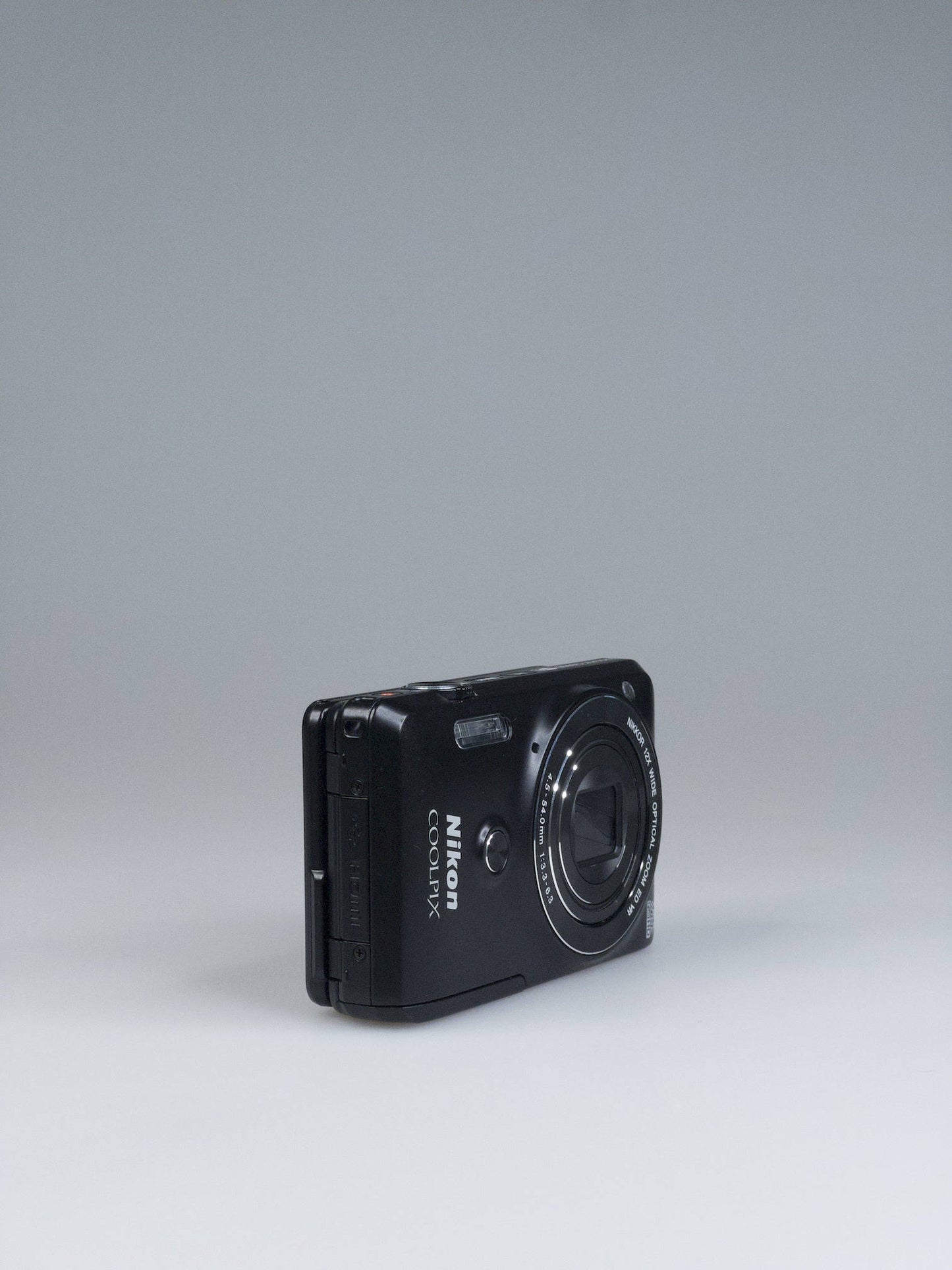 Nikon Coolpix S6900