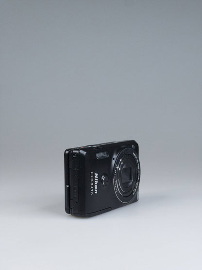 Nikon Coolpix S6900