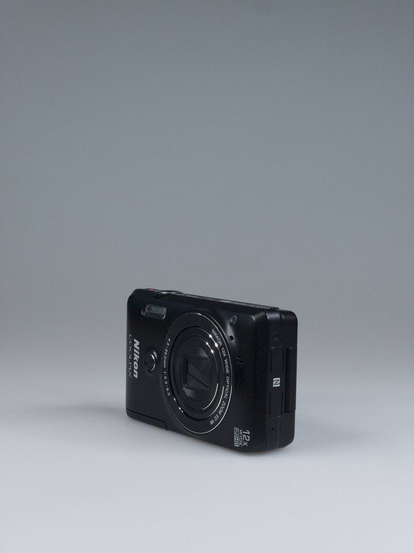 Nikon Coolpix S6900