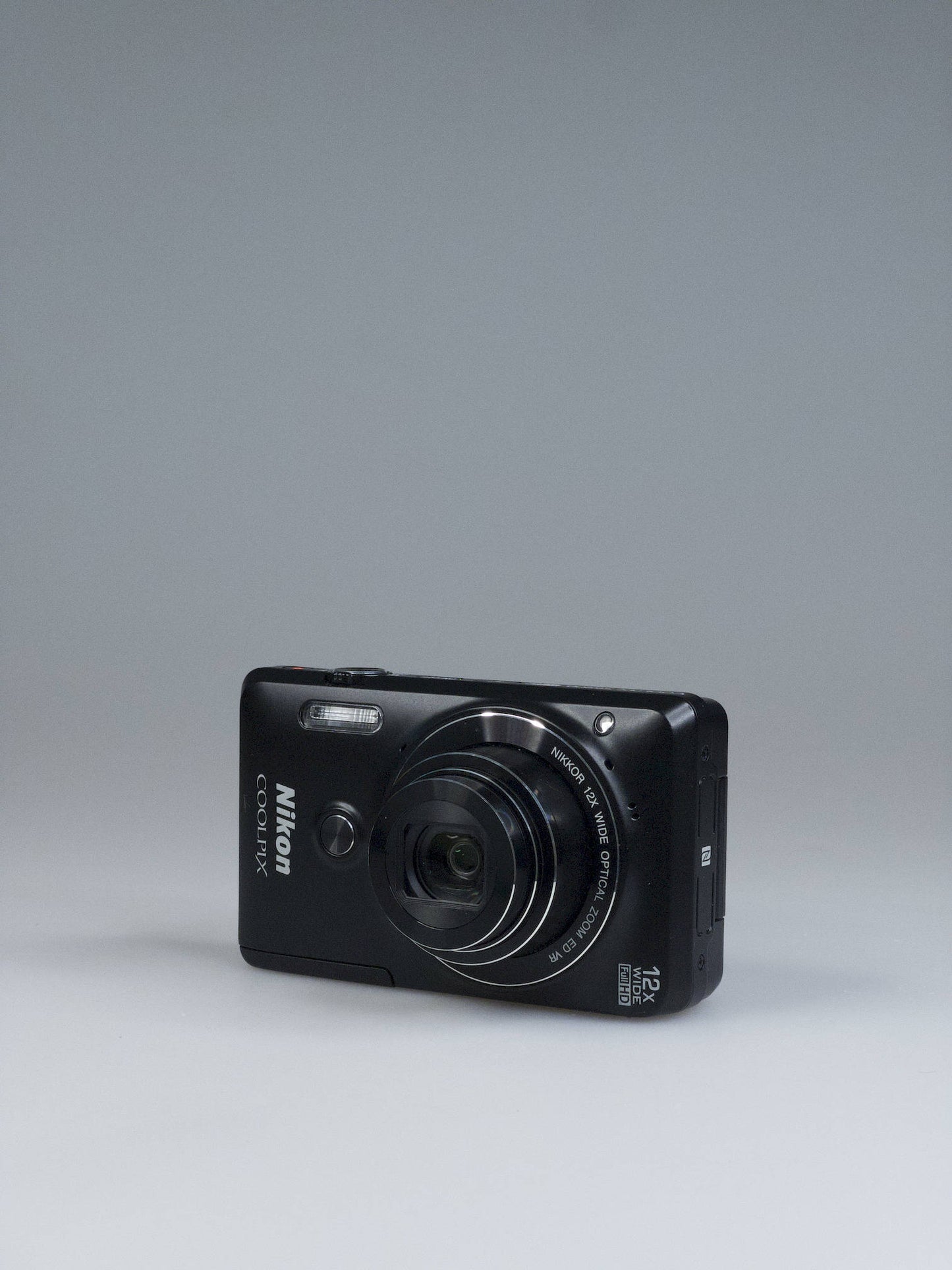 Nikon Coolpix S6900