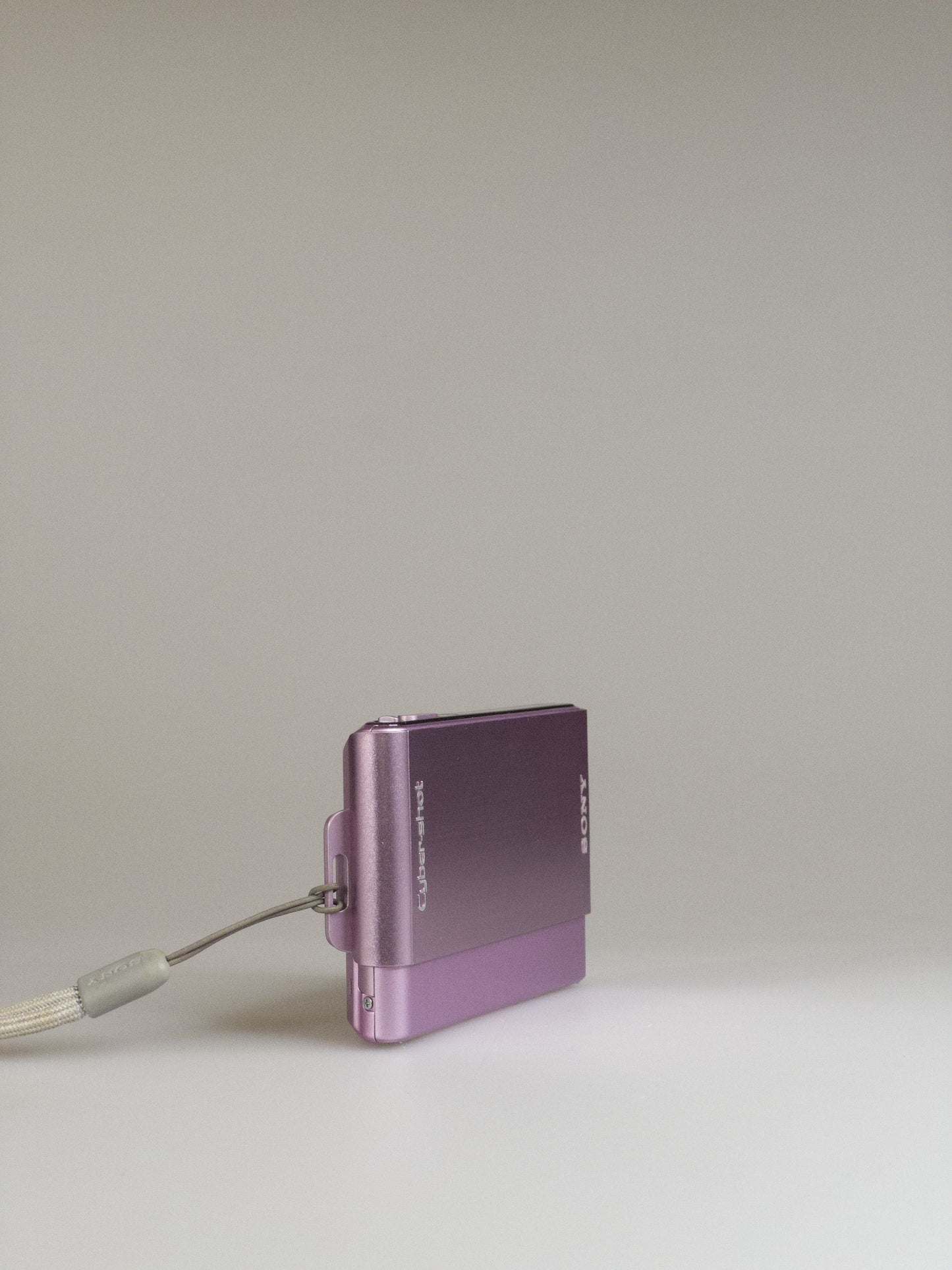 Sony Cyber-shot DSC-T77