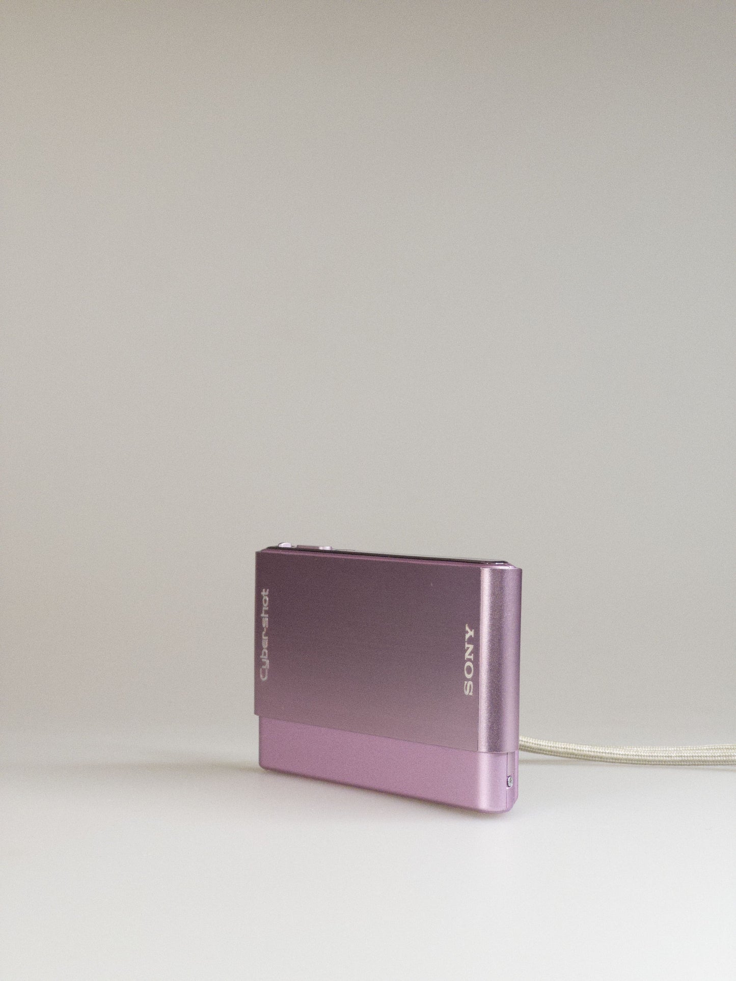 Sony Cyber-shot DSC-T77