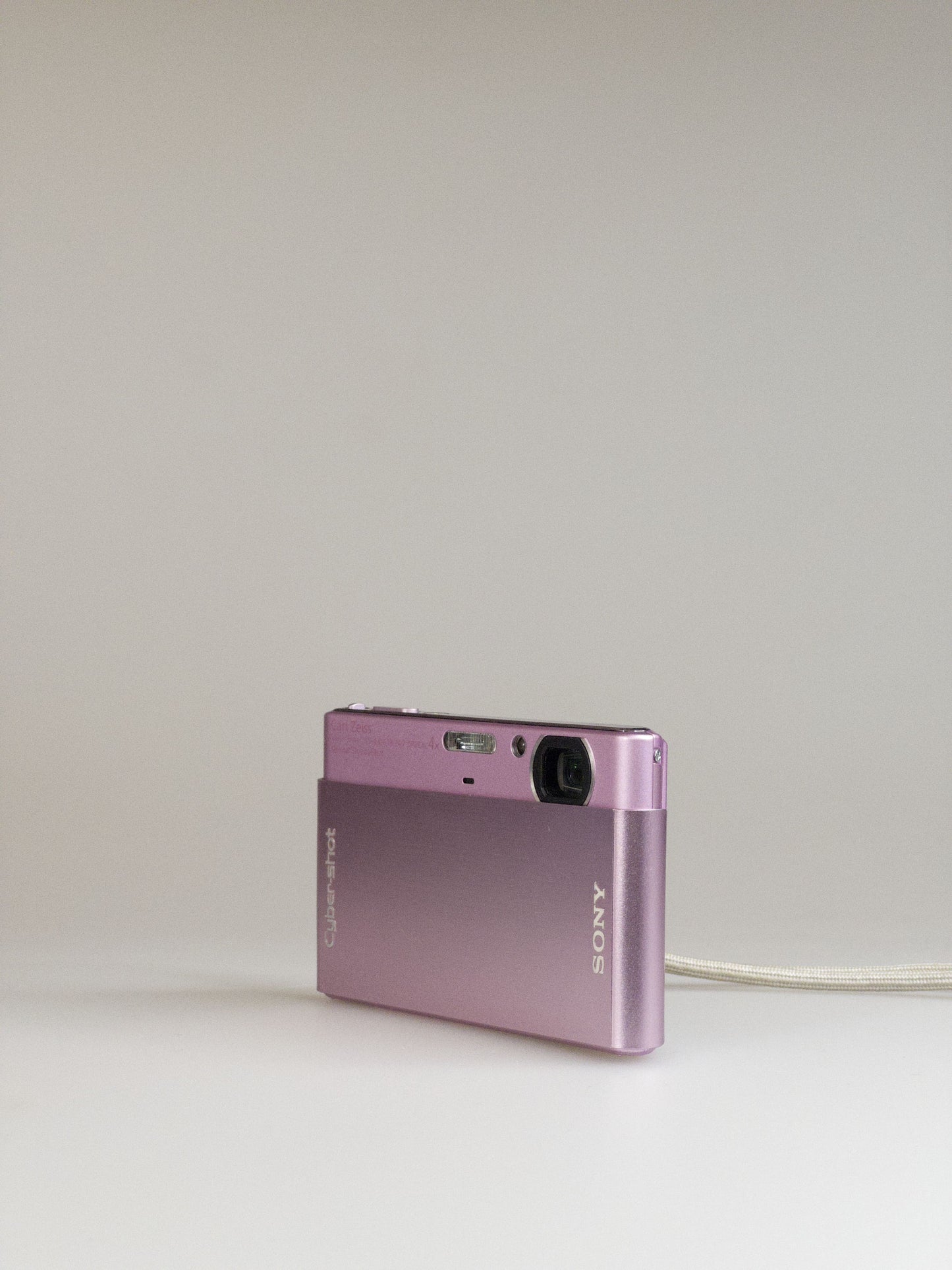 Sony Cyber-shot DSC-T77