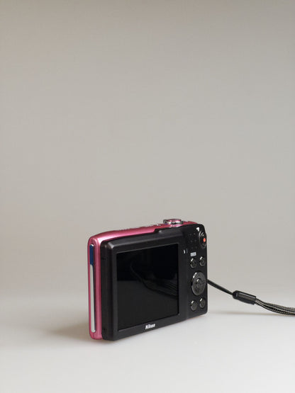 Nikon Coolpix S3300