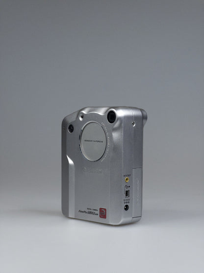 Fujifilm FinePix 6800 Zoom