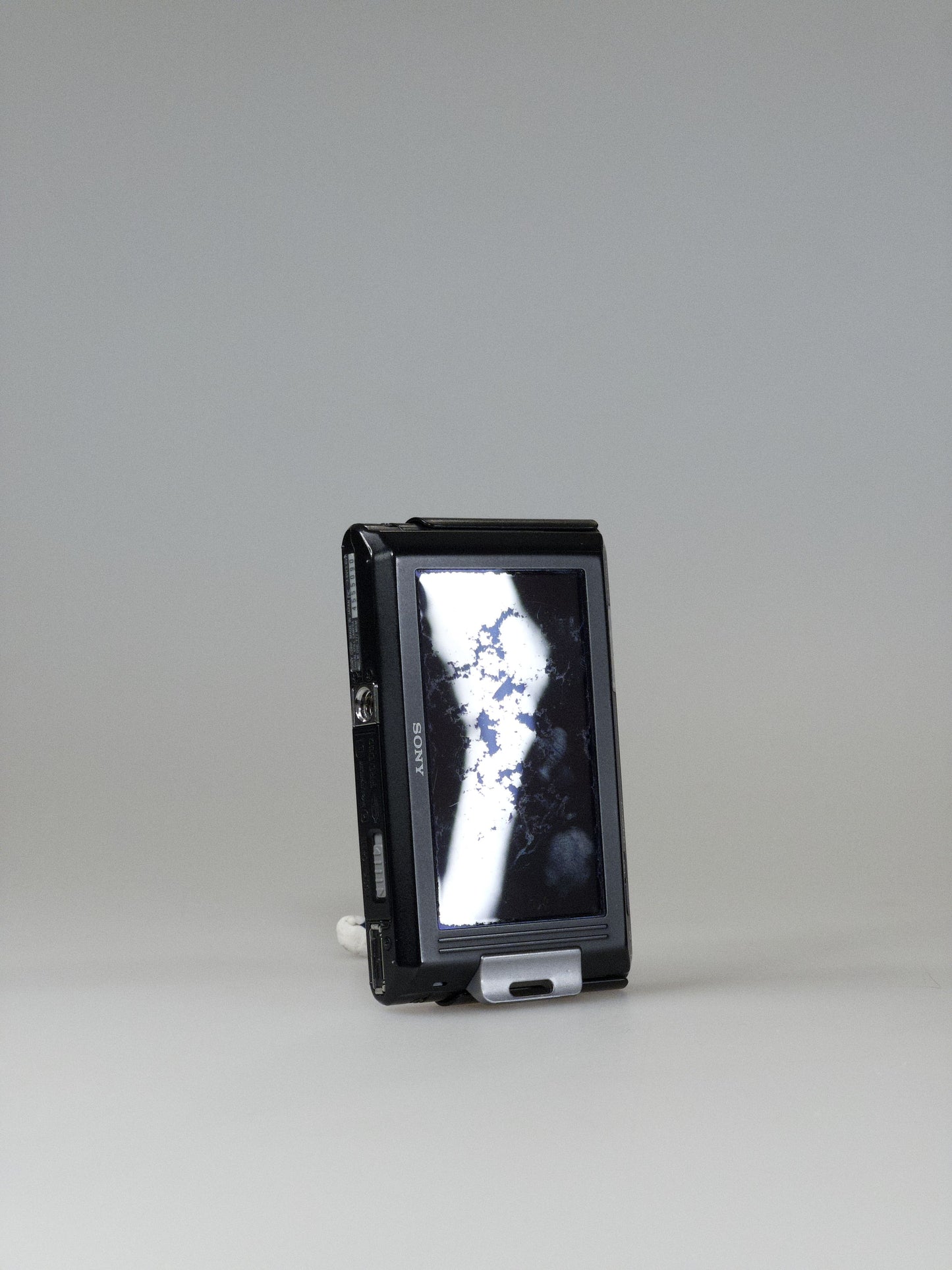 Sony Cyber-shot DSC-T77