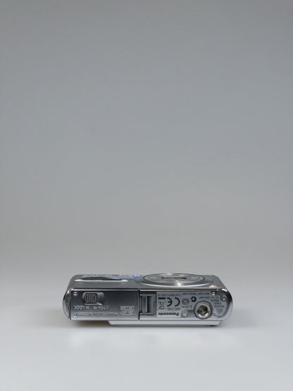 Panasonic Lumix DMC-FX30