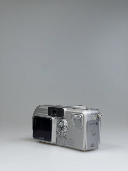 Sony Cyber-shot DSC-P9