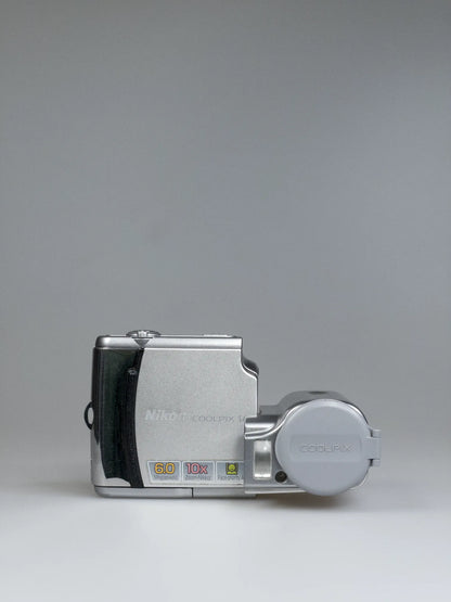 Nikon Coolpix S4