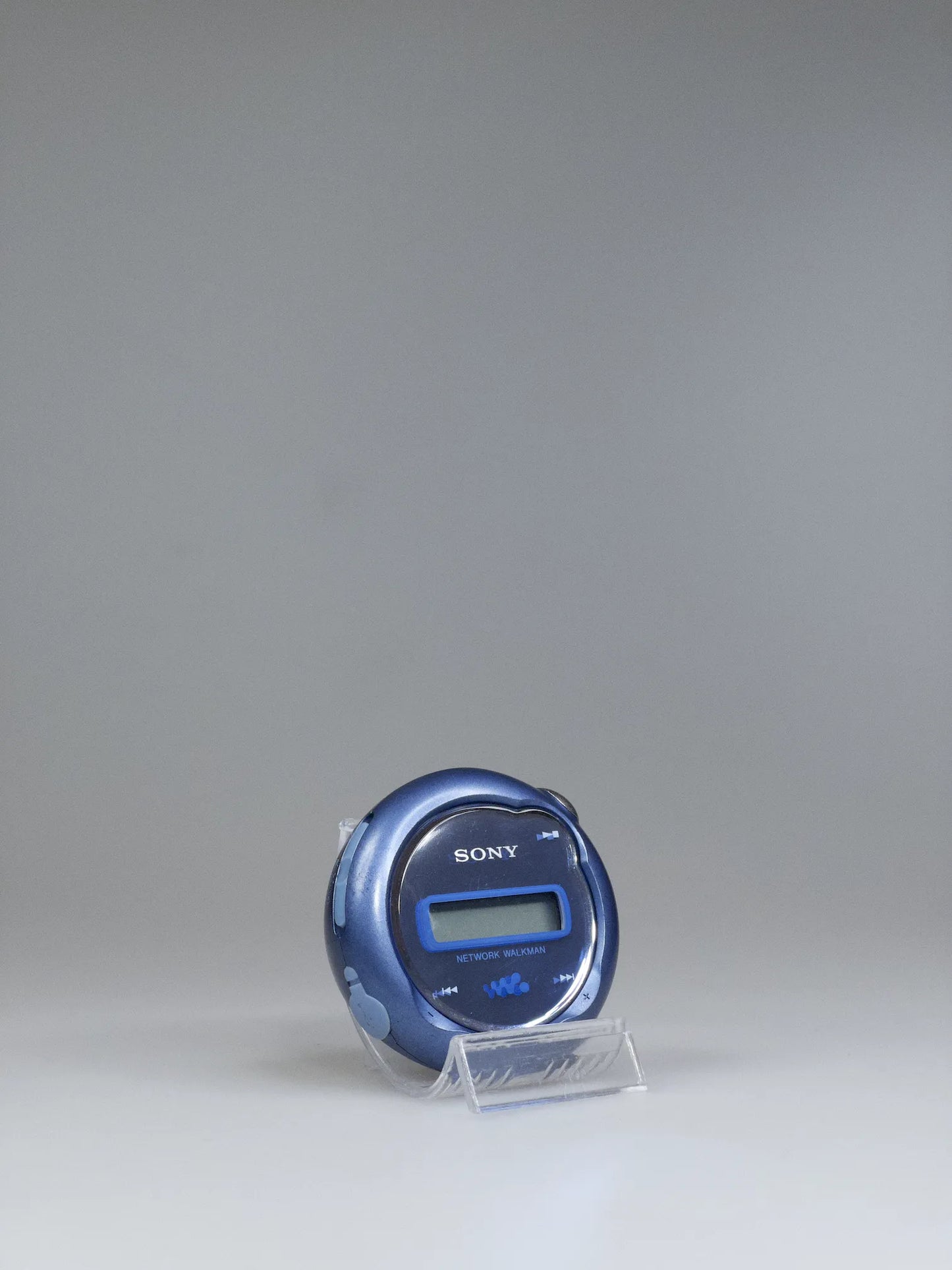 Sony Walkman NW-E105 blue Vintage music player MP3 retro - Bling Inc.