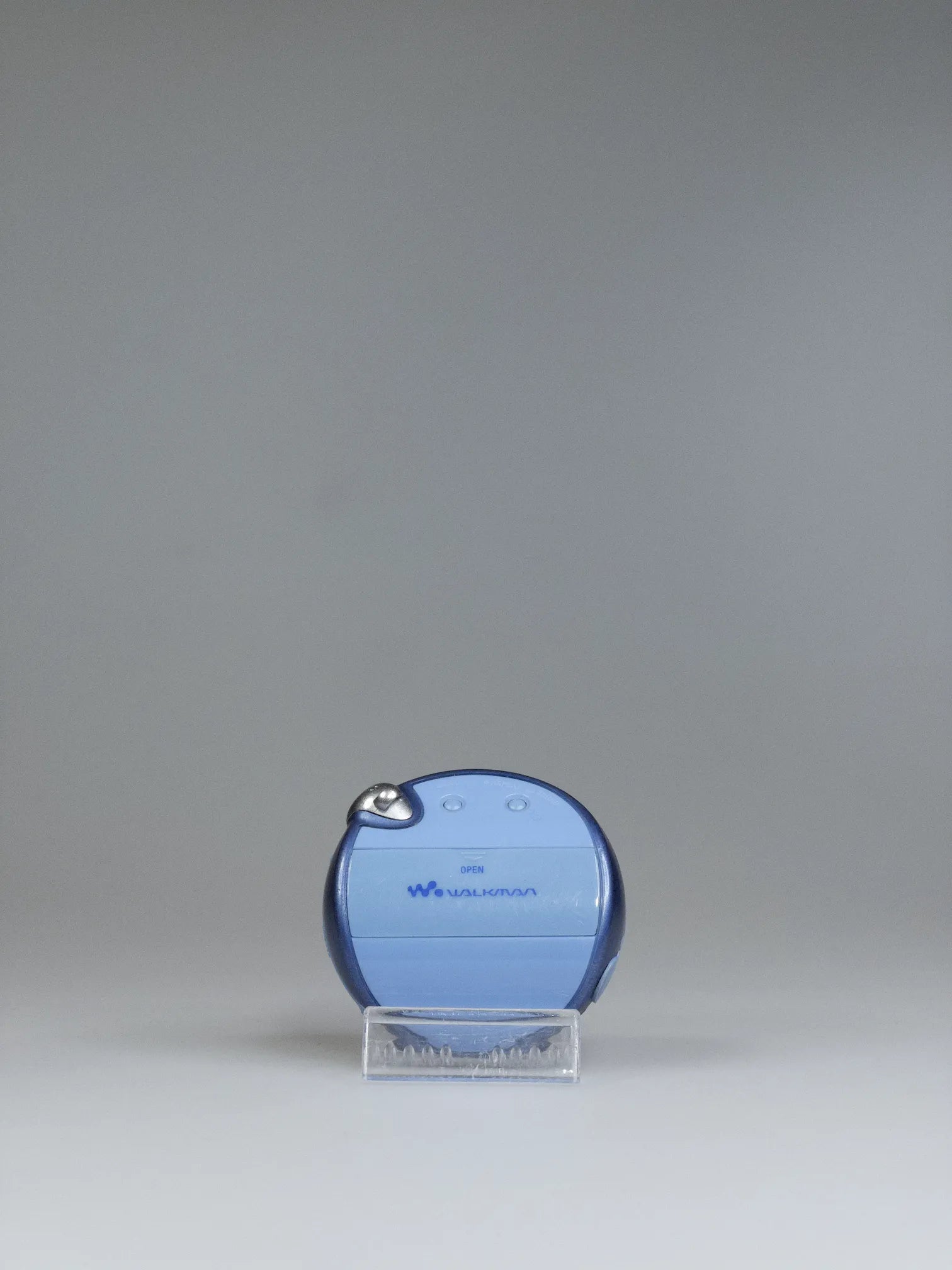 Sony Walkman NW-E105 blue Vintage music player MP3 retro 00s - Bling Inc.