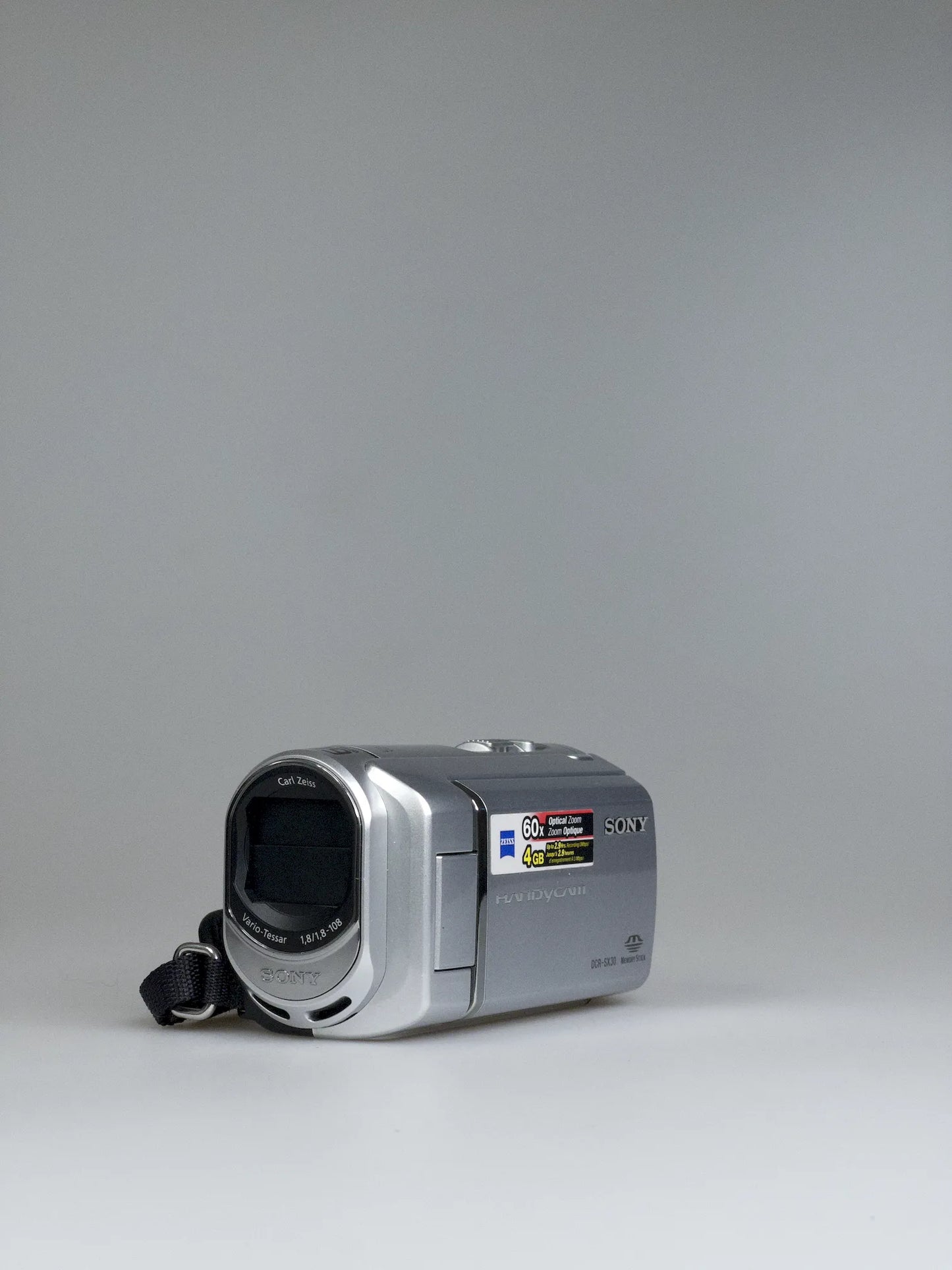 Sony Handycam DCR-SR30E