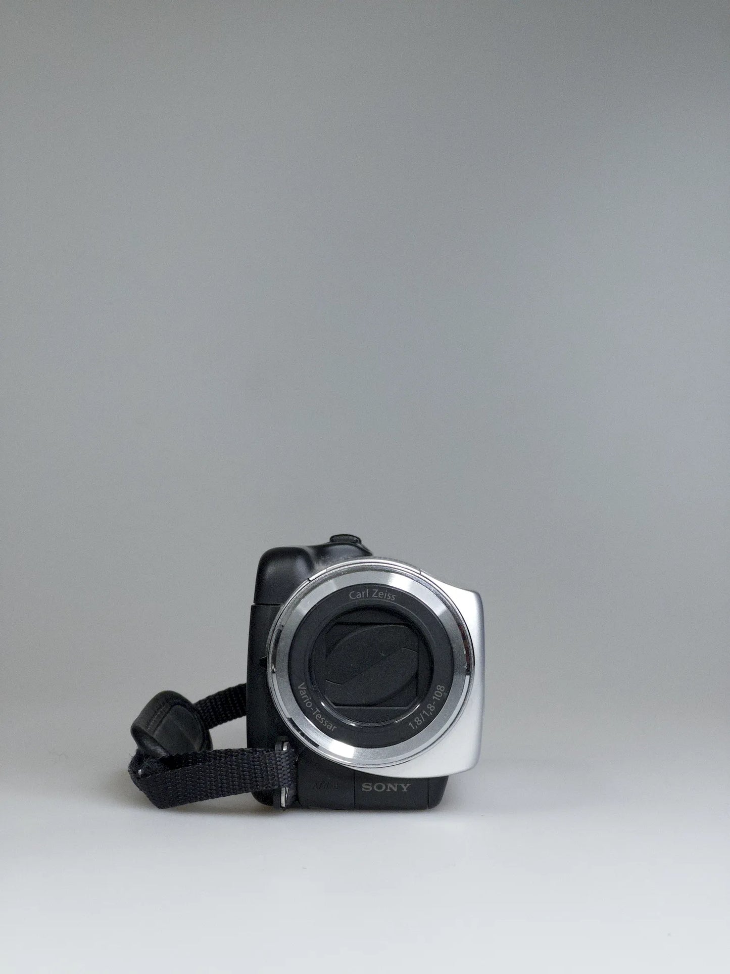 Sony Handycam DCR-SR37E