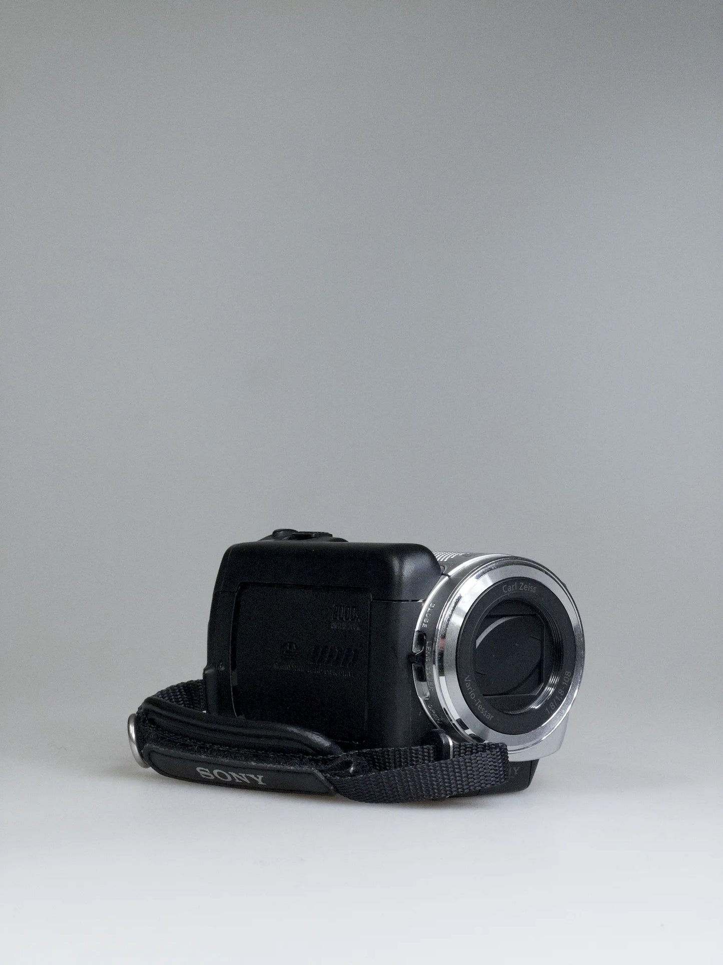 Sony Handycam DCR-SR37E