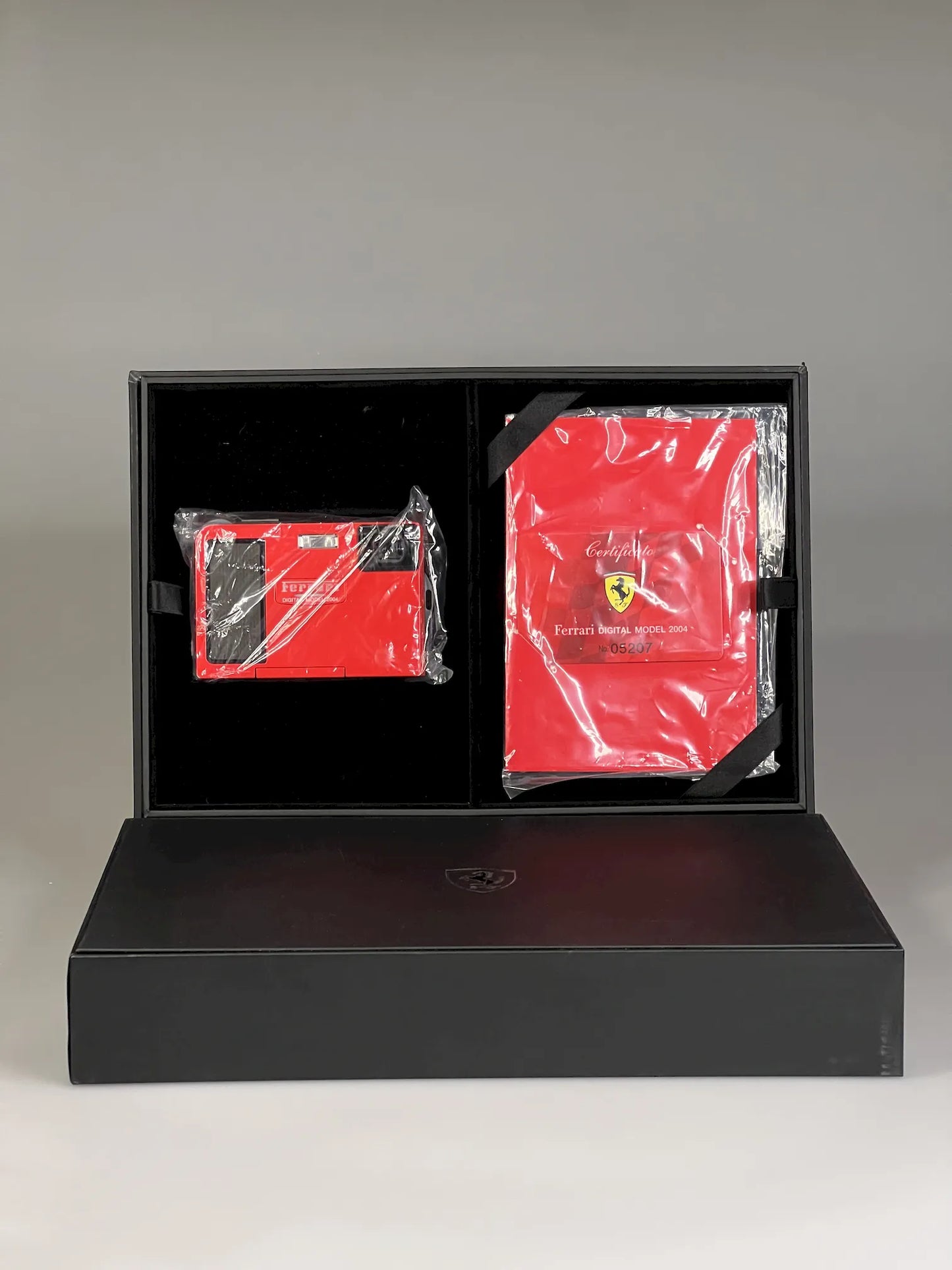 Olympus Ferrari DIGITAL MODEL 2004