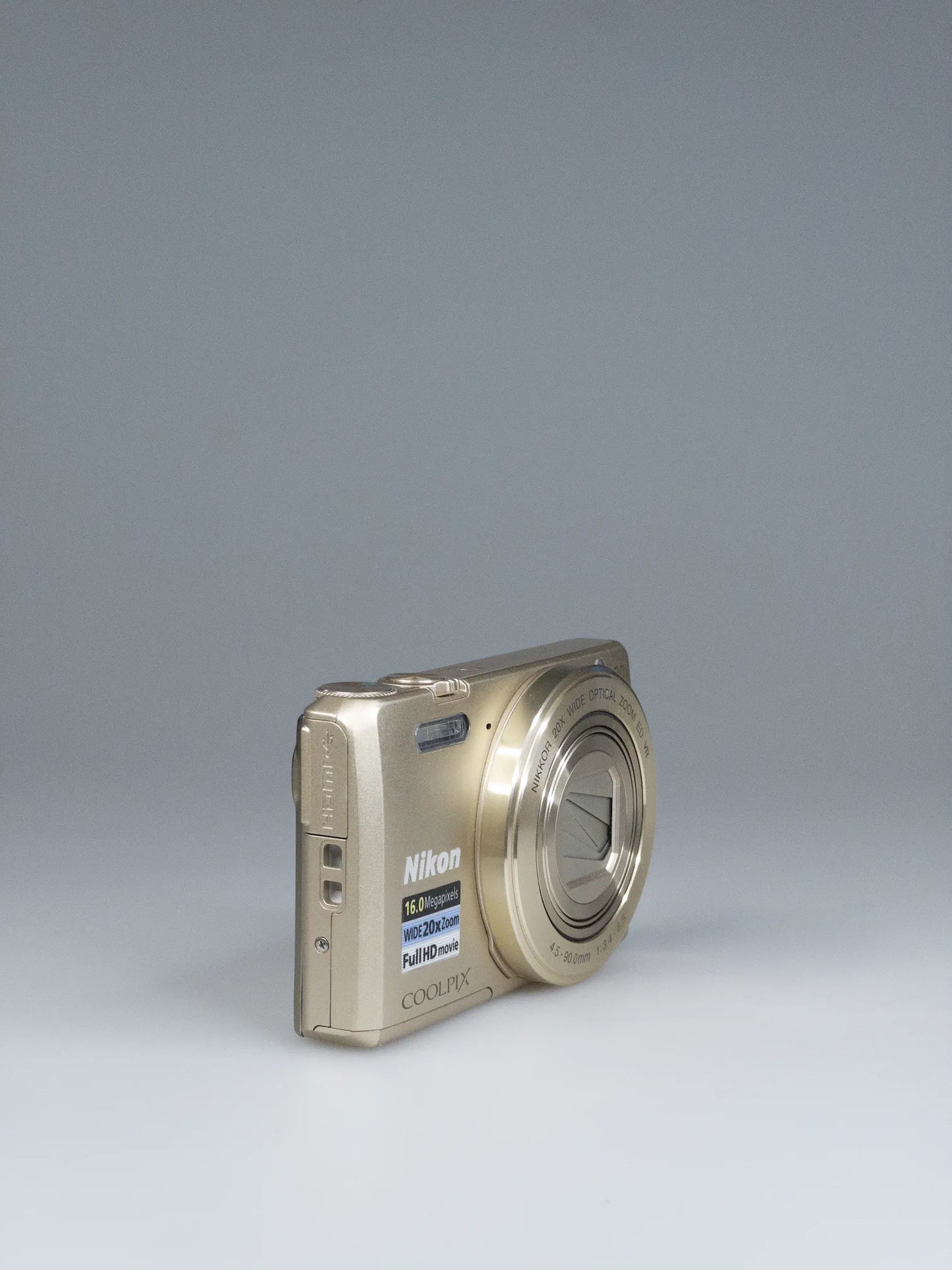 Nikon Coolpix S7000