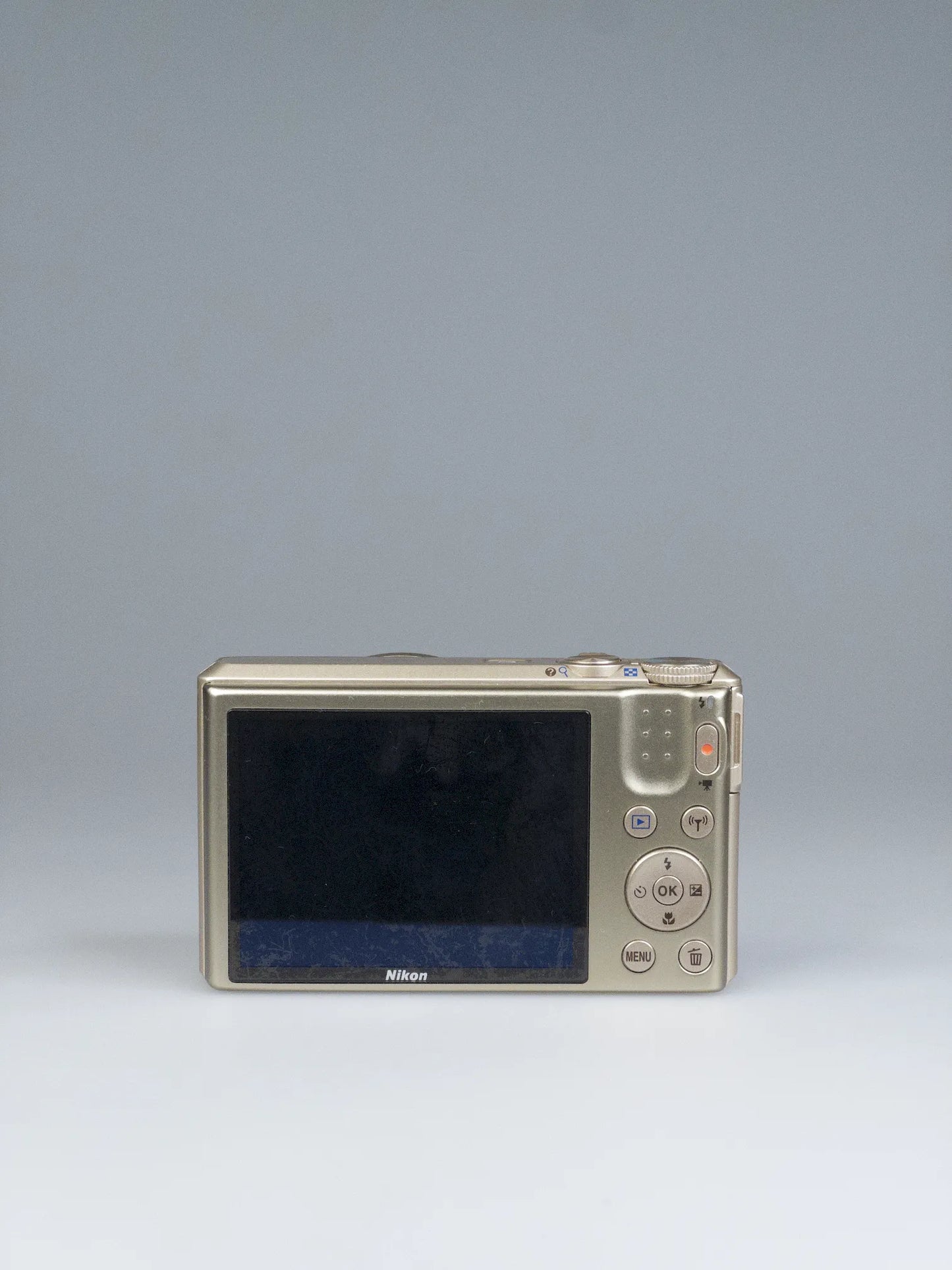 Nikon Coolpix S7000