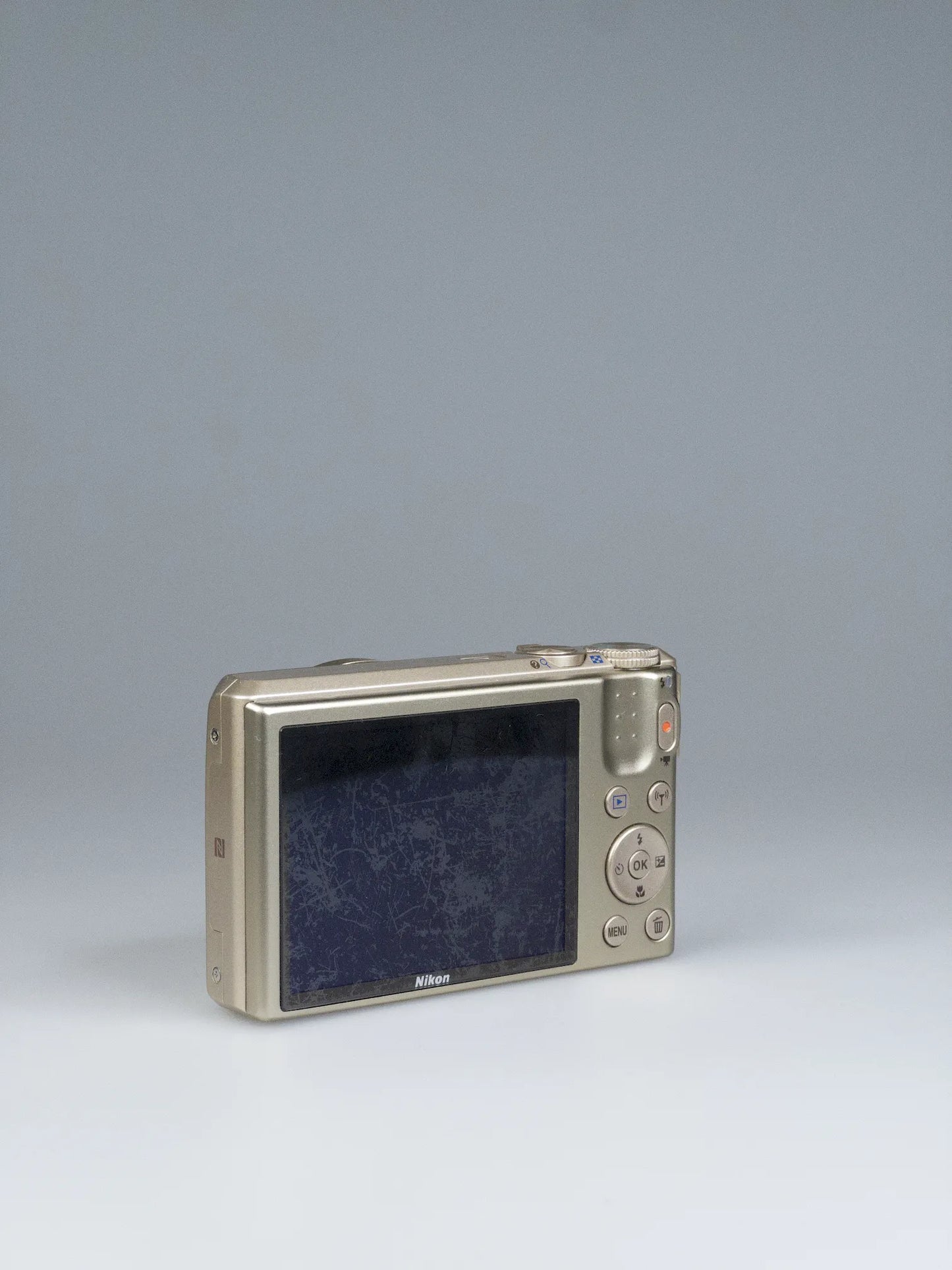 Nikon Coolpix S7000