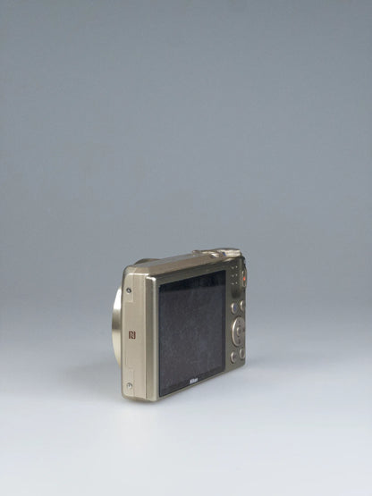 Nikon Coolpix S7000