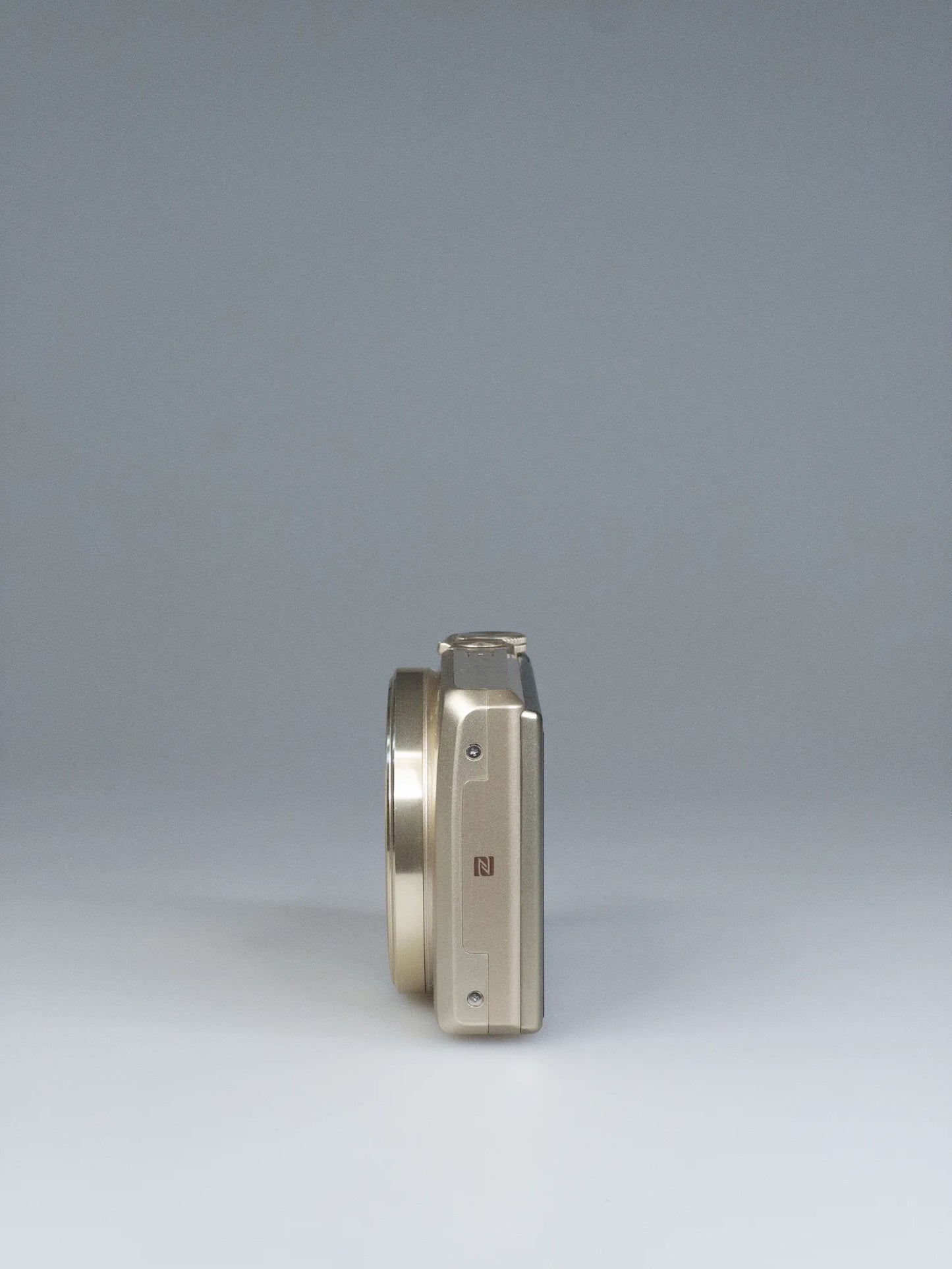 Nikon Coolpix S7000