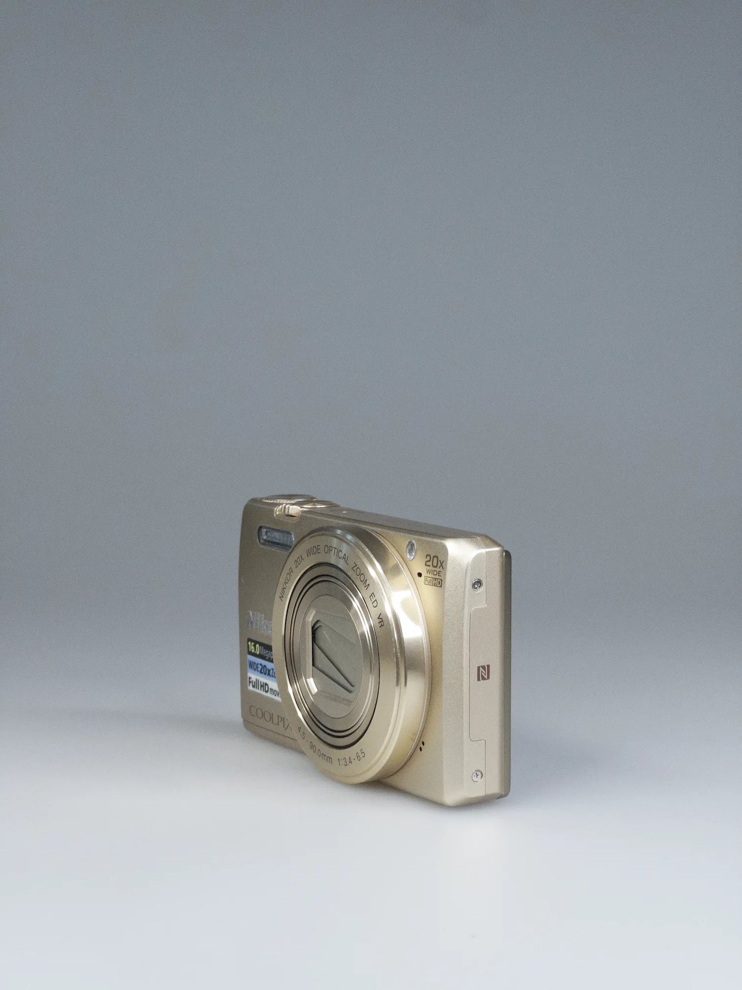 Nikon Coolpix S7000