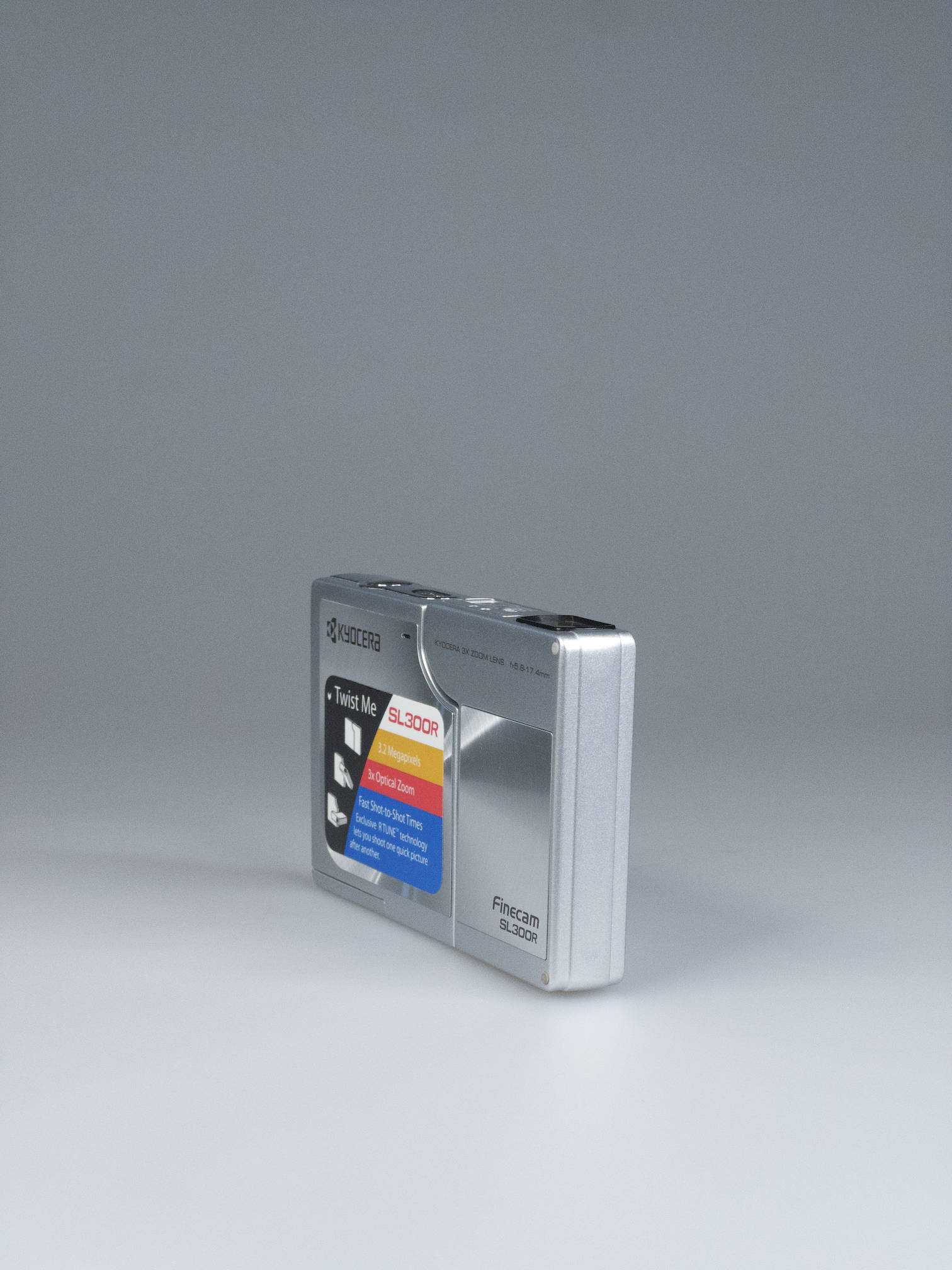 Kyocera Finecam SL300R Y2K Digicam | Swivel 3MP CCD 2003 – Bling Inc.