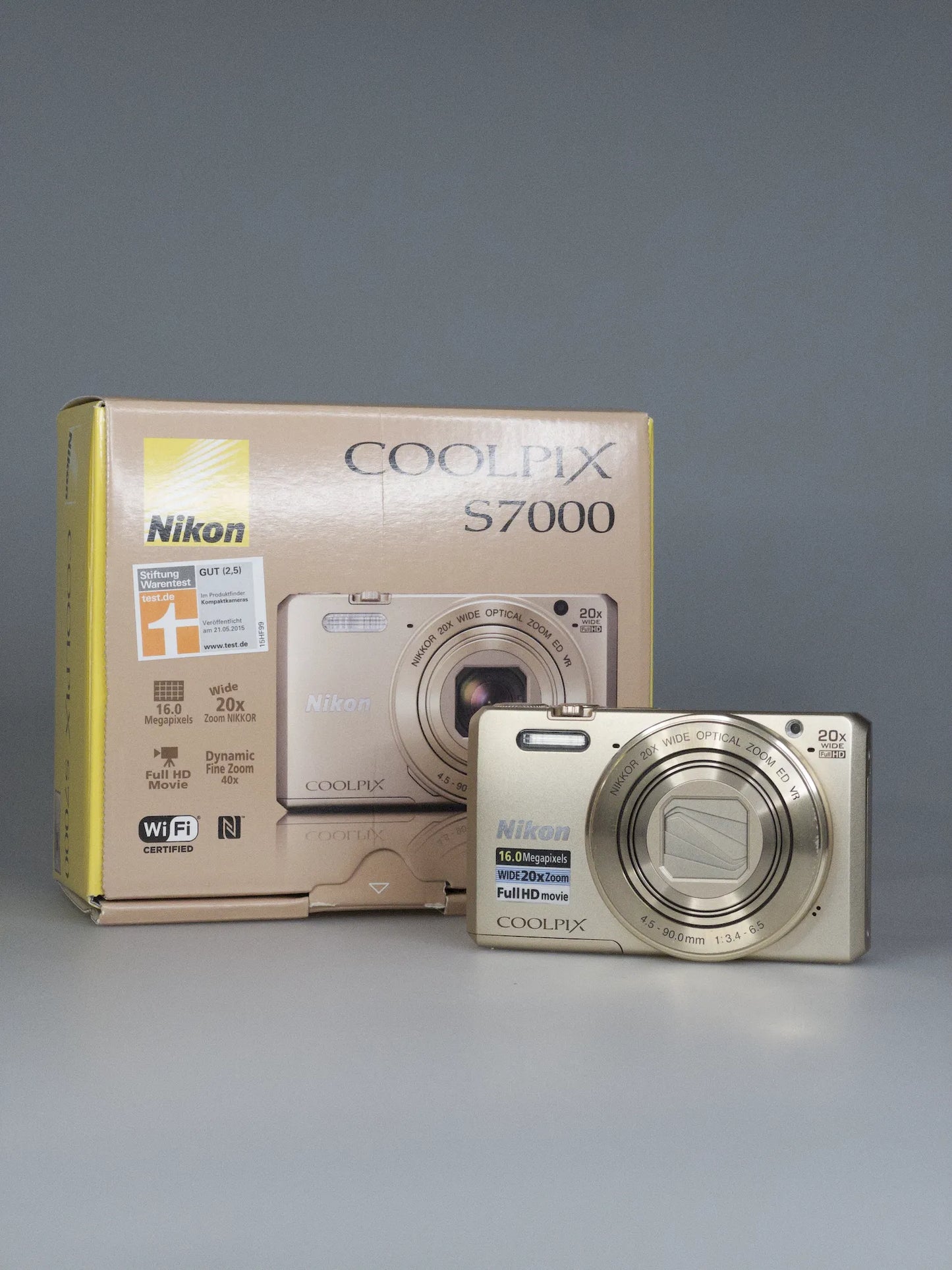 Nikon Coolpix S7000
